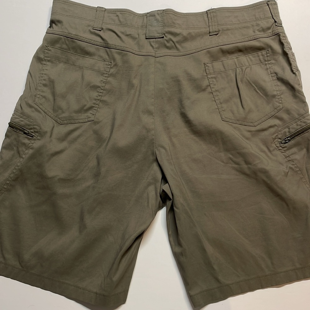 Wrangler men’s dark taupe cargo shorts size 42 - Picture 5 of 9